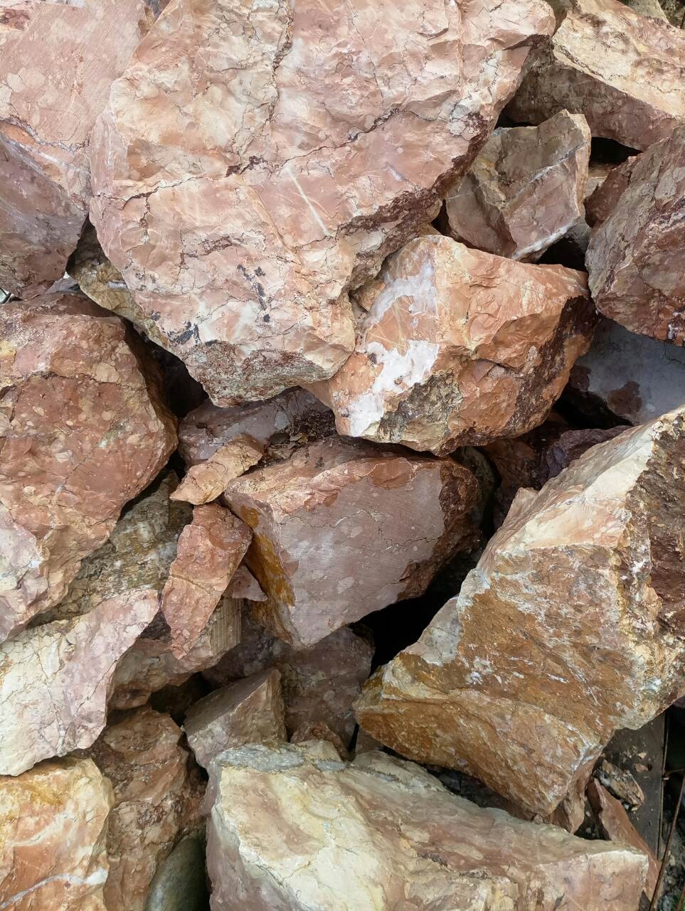 Мрамор бутовый светло красный