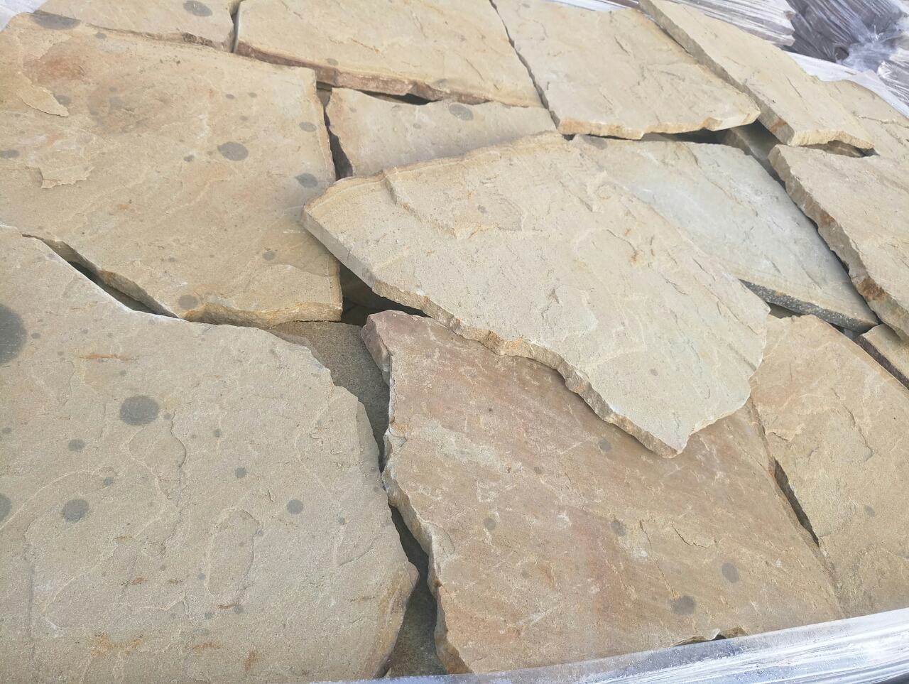 Песчаник желтый ровный