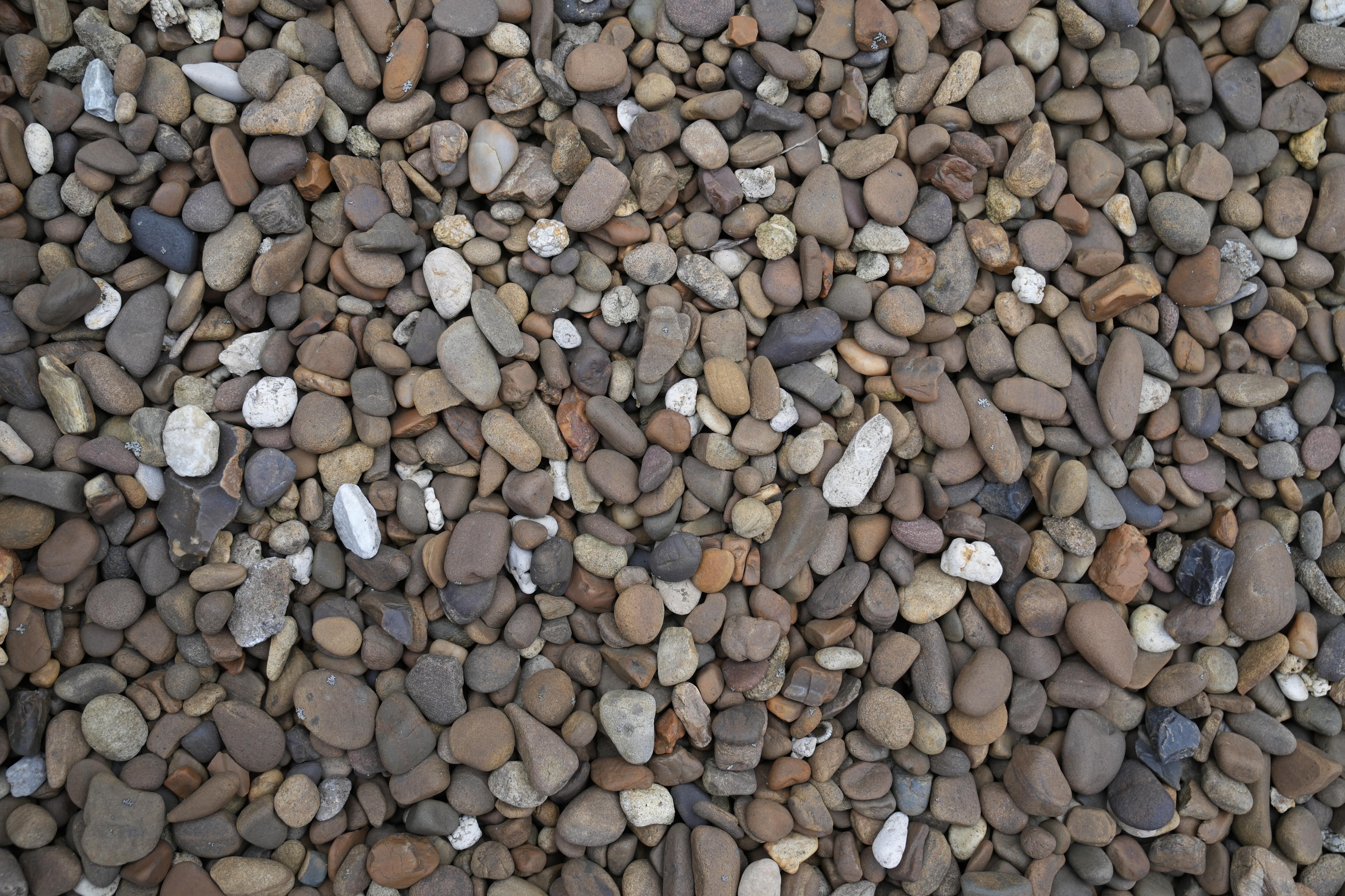 Галька коричневая немытая