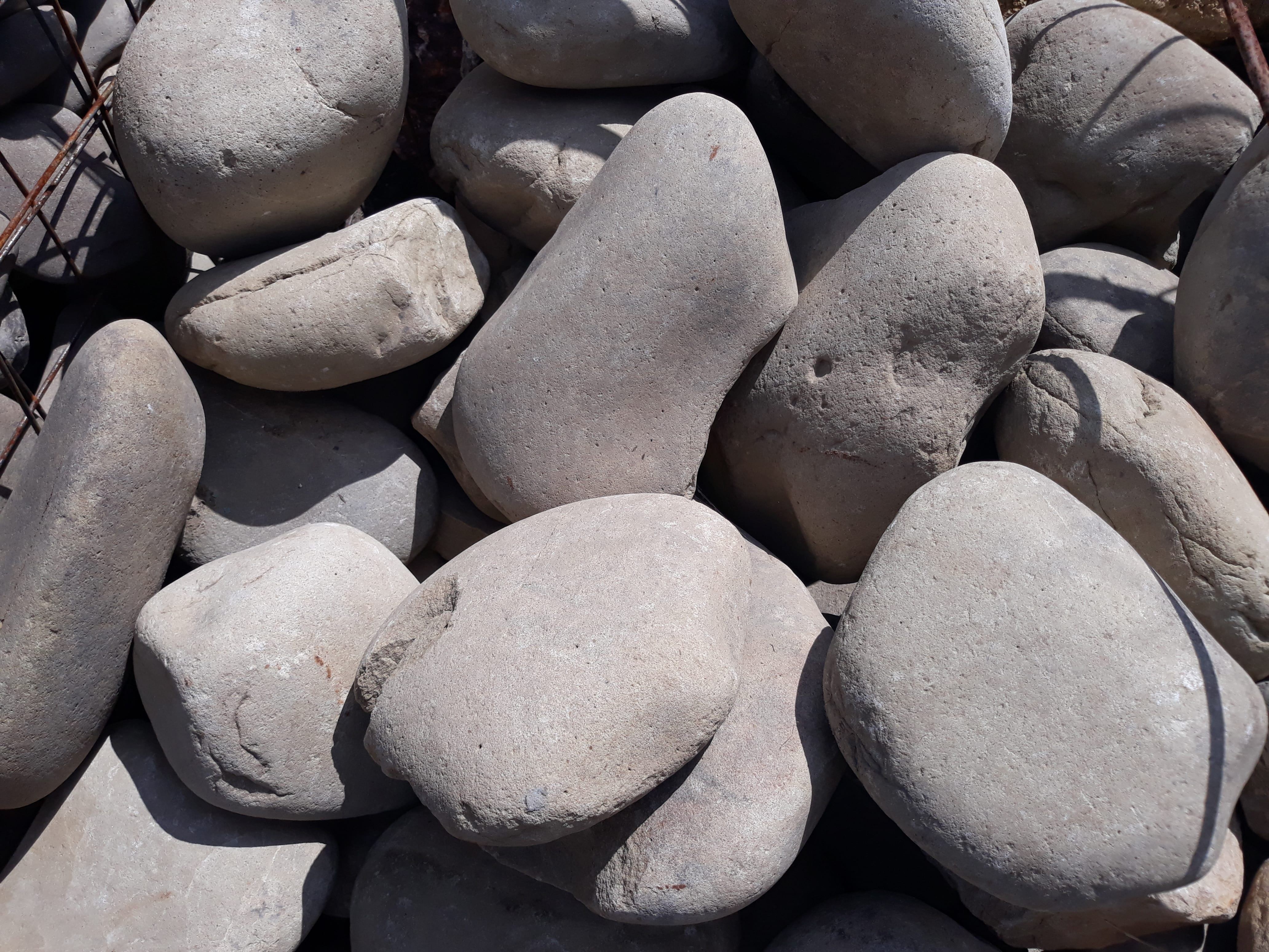 Галька валун серая