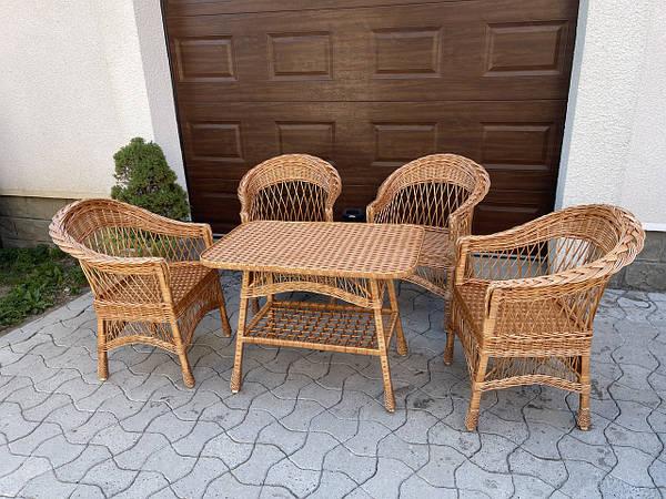 Набір плетених меблів 