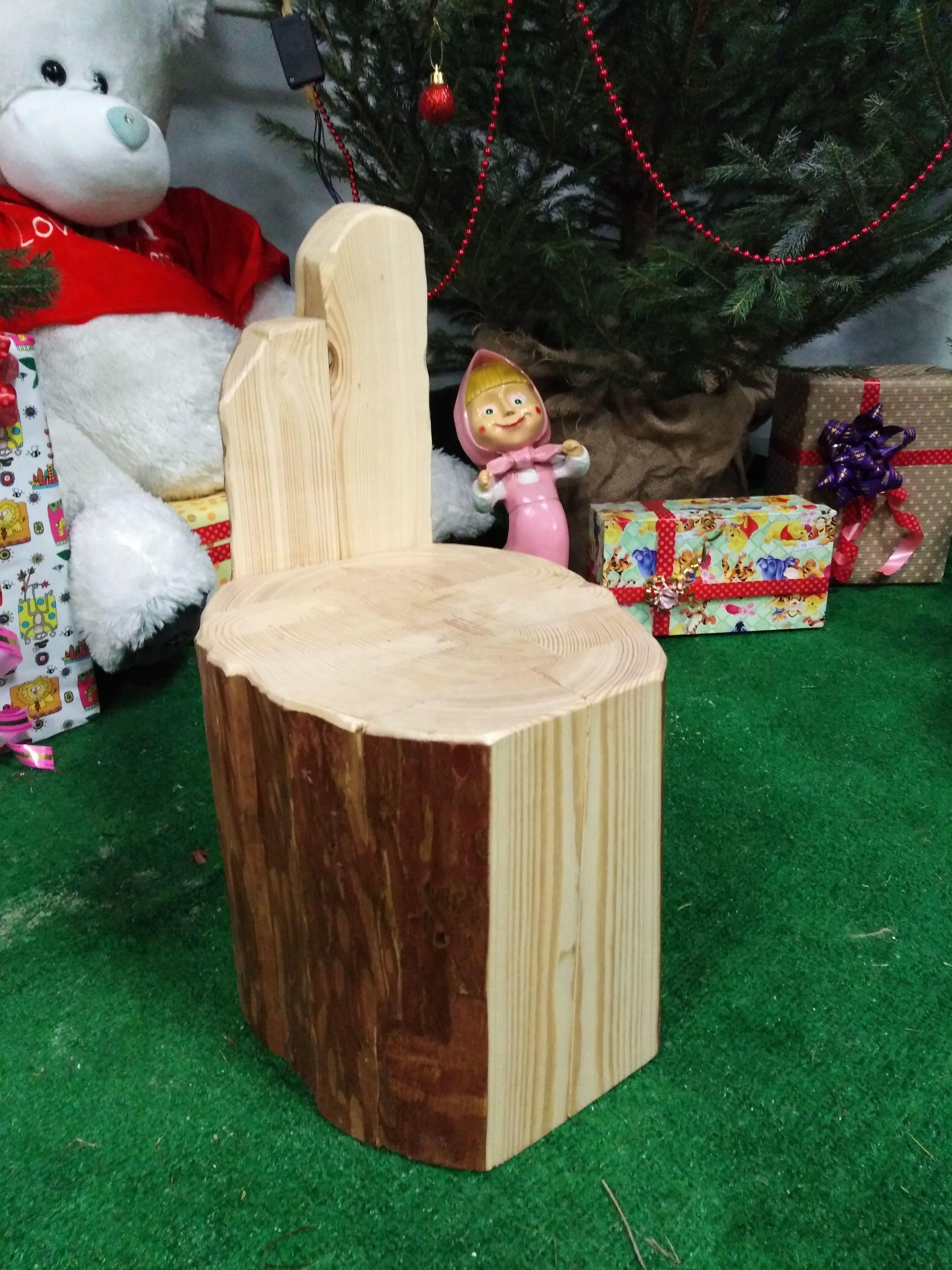 дерев'яний стілець