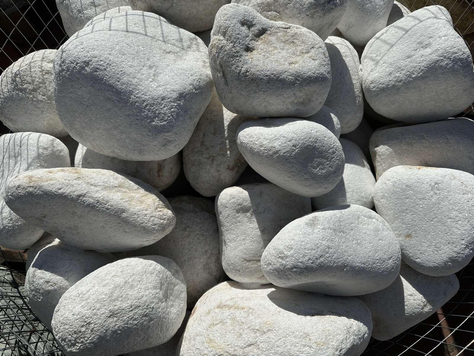 Валун Білий 