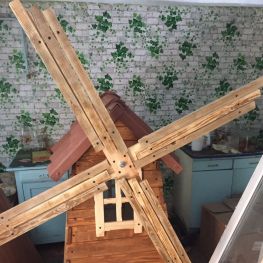 Мельница деревянная