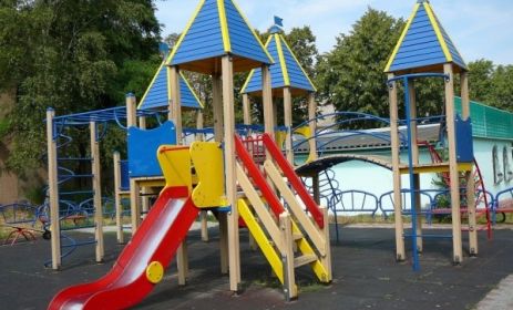 Строительство детских площадок 'под ключ'
