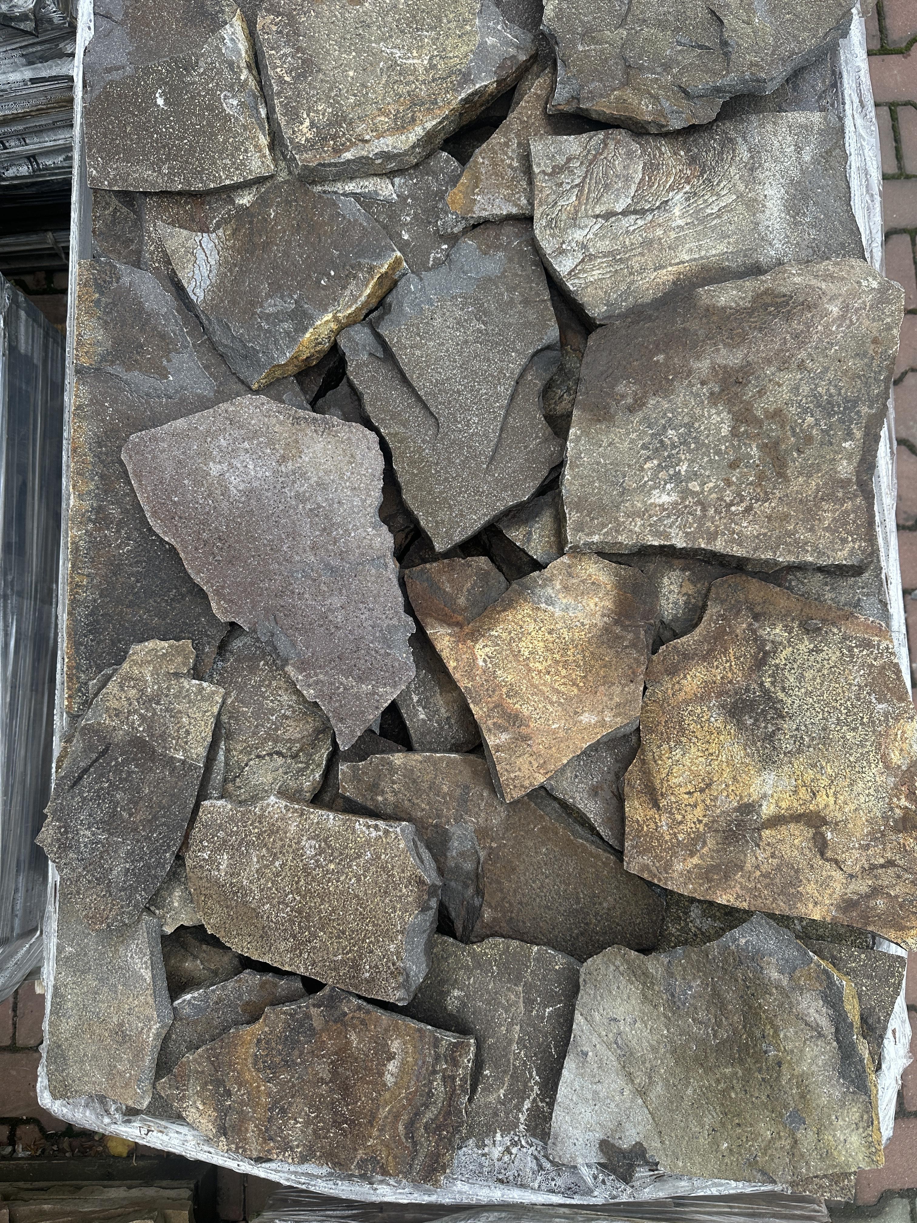 Андезит коричнево - сірий 